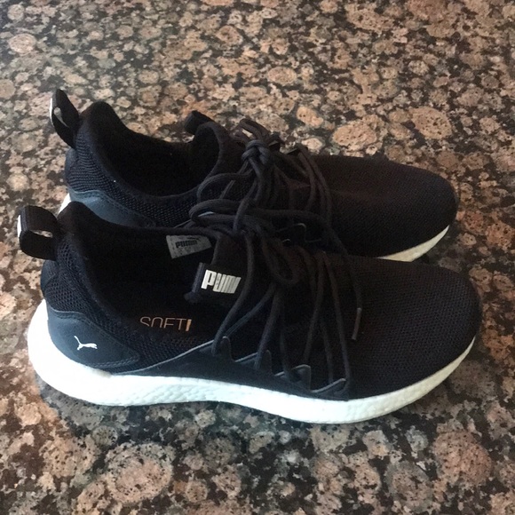 Puma Shoes - Puma sneakers size 8.5 women’s soft foam